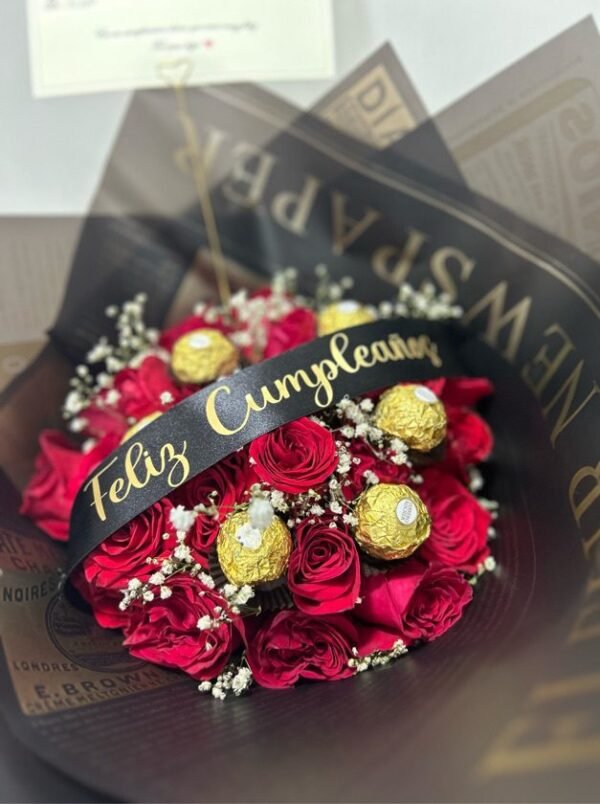 Buchón 24 rosas, con cinta marcada y Ferreros