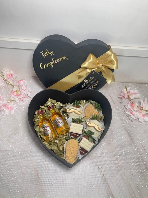 Caja corazón con Whiskey mini y fresas