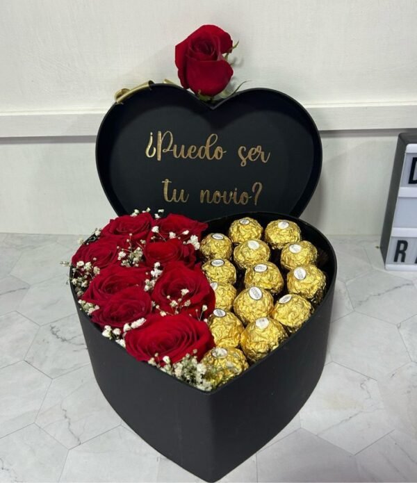 Caja corazón de lujo rosas y ferreros PRECIOS SUJETOS SEGUN VALOR DE LA ROSA