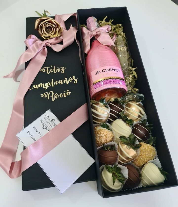 Caja de lujo Jp chenet grande 750 ml, copa y fresas (1)