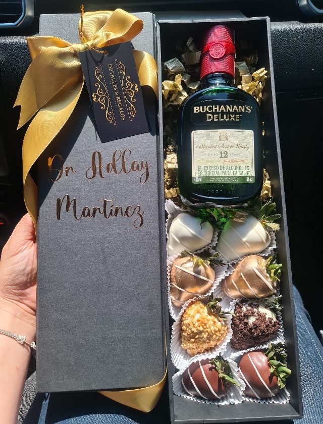 Caja de lujo Mediana Buchanans 375ml con fresas