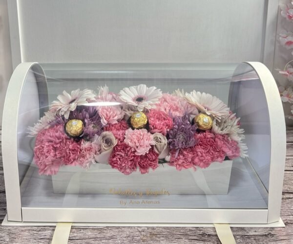 Cofre de Lujo con gerberas, claveles, rosas y chocolates ferreros rocher