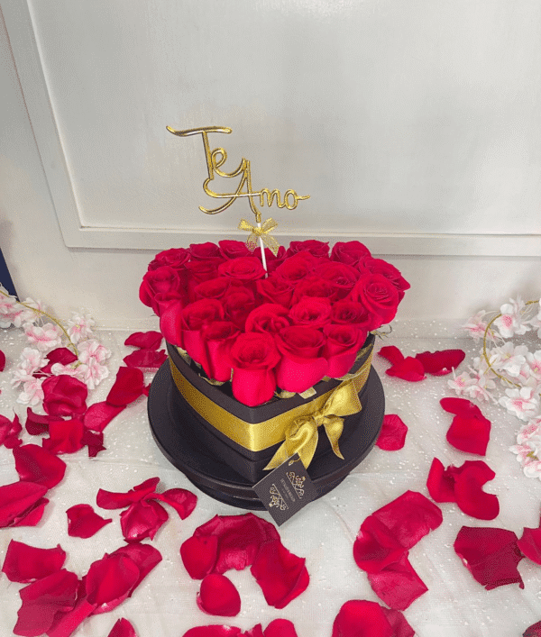 Corazón de lujo mini con rosas y topper con mensaje
