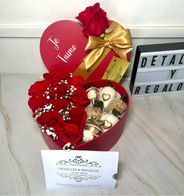 Corazón de lujo mini fresas y flores