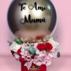 Cilindro floral de lujo Éclat con globo cromado contramarcado para el Día de la Madre – Blossom Cartagena
