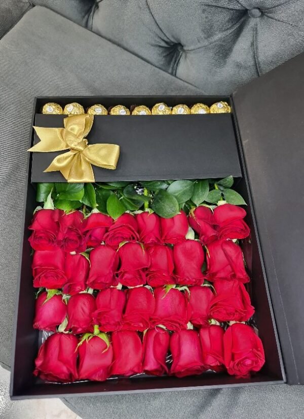 Estuche de Lujo con Rosas 32 rosas y Ferreros