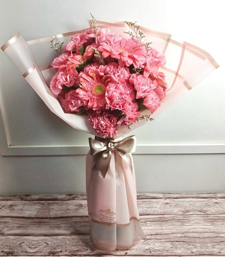 Ramo de gerberas (4) y claveles grande