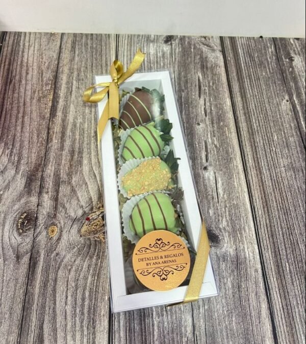 Caja económica Acetato con Fresas Dubai - con Crema de pistacho y Chocolate