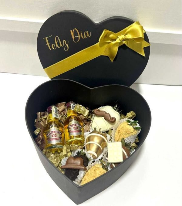 Caja corazón con Whiskey mini y fresas