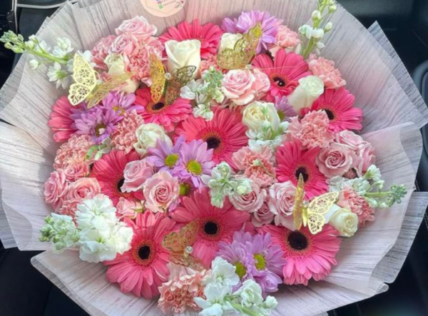 Ramo de gerberas, rosas, margaritas y claveles grande