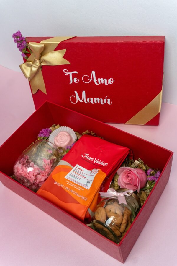 Caja Café con Amor con café premium, mug de flores, galletas artesanales y rosa de chocolate – Blossom Cartagena